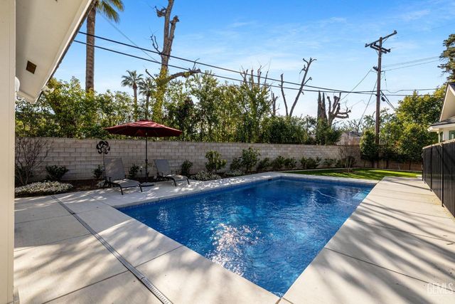 7108 Saint Andrews Drive, Bakersfield, CA 93309