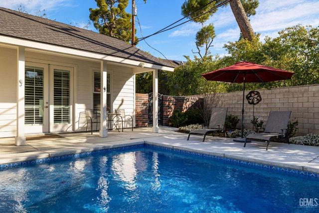 7108 Saint Andrews Drive, Bakersfield, CA 93309