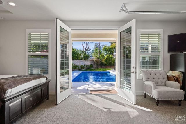 7108 Saint Andrews Drive, Bakersfield, CA 93309