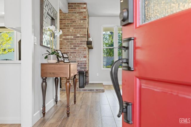 7108 Saint Andrews Drive, Bakersfield, CA 93309