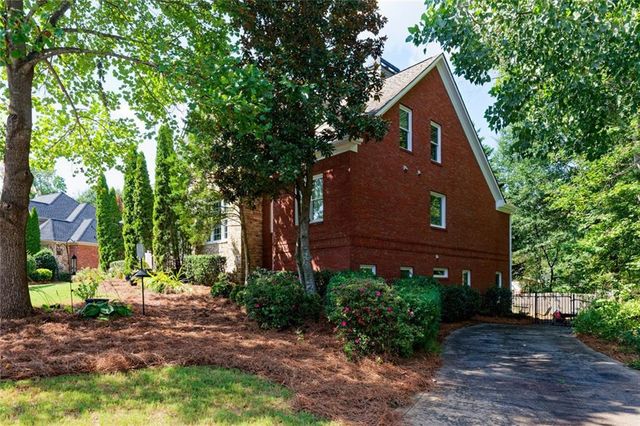 2721 Rustling Pines Court NE, Marietta, GA 30062