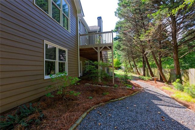 2721 Rustling Pines Court NE, Marietta, GA 30062