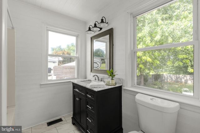 437 S 5TH ST, Oxford, PA 19363