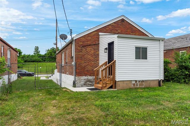 6325 Stratford Avenue, St Louis, MO 63120