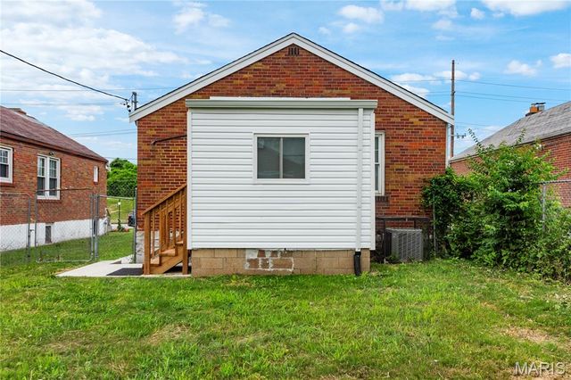 6325 Stratford Avenue, St Louis, MO 63120