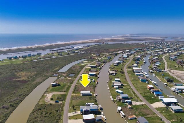 326 County Road 204, Sargent, TX 77414