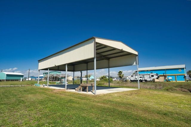 326 County Road 204, Sargent, TX 77414