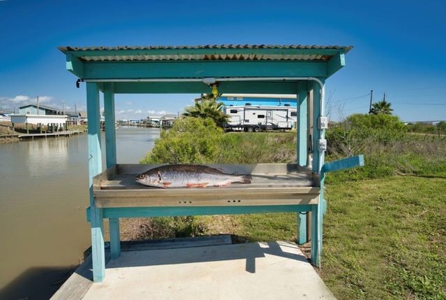 326 County Road 204, Sargent, TX 77414