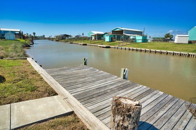 326 County Road 204, Sargent, TX 77414