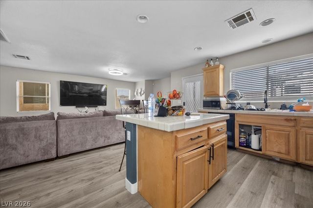 4144 Wheatleigh Court, Las Vegas, NV 89115
