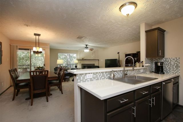 8051 Bay Branch Drive 323, The Woodlands, TX 77382