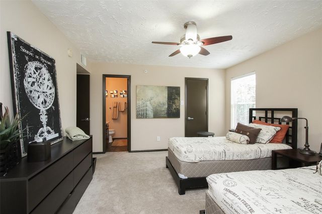 8051 Bay Branch Drive 323, The Woodlands, TX 77382