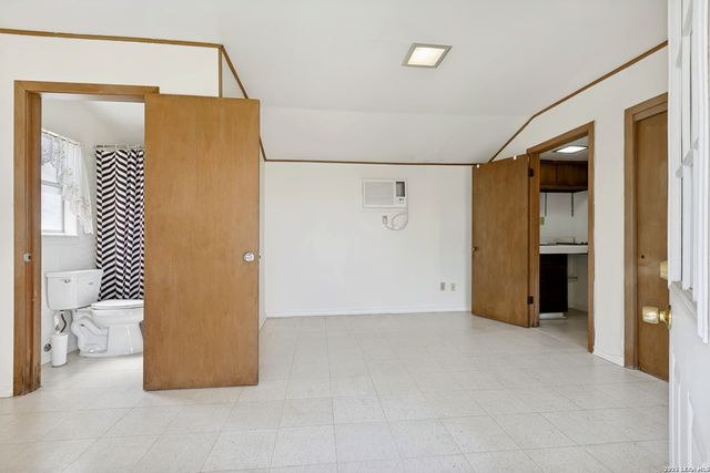 5015 Bayonne, San Antonio, TX 78228