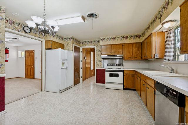 5015 Bayonne, San Antonio, TX 78228