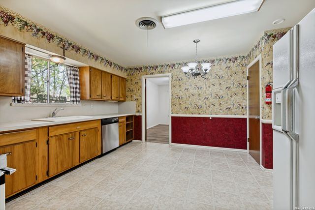 5015 Bayonne, San Antonio, TX 78228