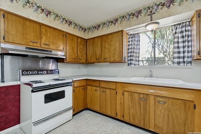 5015 Bayonne, San Antonio, TX 78228