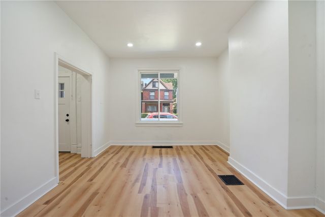 2213 Woodstock Ave, Swissvale, PA 15218