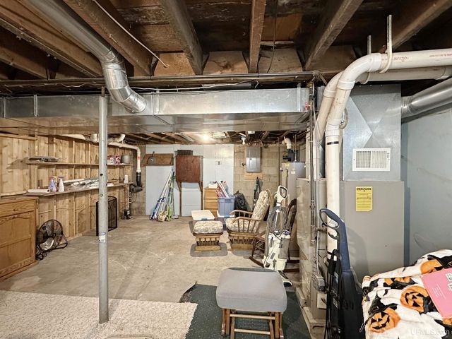 917 S 7th Avenue, Escanaba, MI 49829