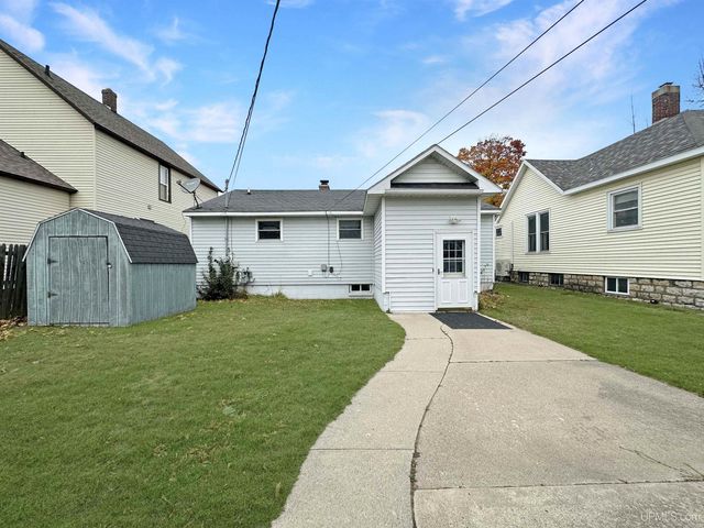 917 S 7th Avenue, Escanaba, MI 49829