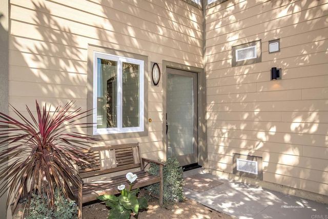 1734 Kennington Road, Encinitas, CA 92024