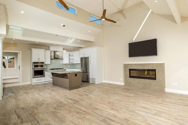 1734 Kennington Road, Encinitas, CA 92024