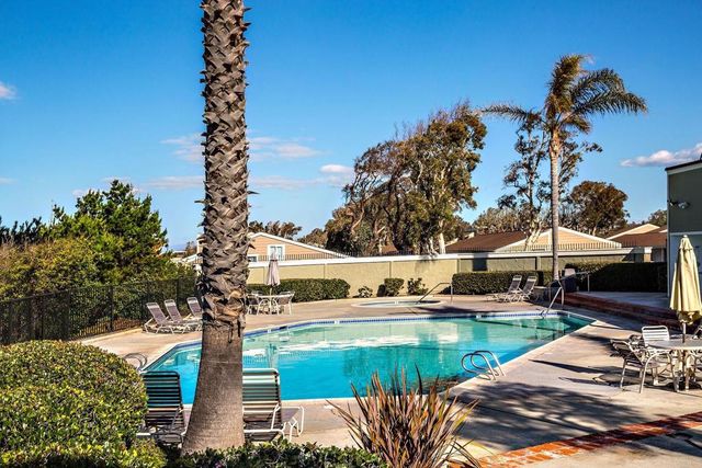 1734 Kennington Road, Encinitas, CA 92024