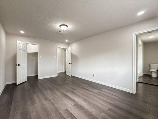 5907 Havenwoods Drive, Houston, TX 77066