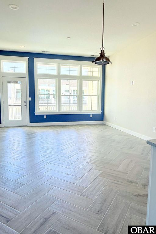 Image 11 of property listing at 902 S Virginia Dare Trail Unit 702, Kill Devil Hills, NC 27948