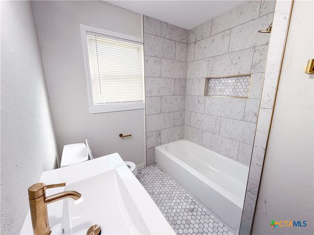 310 N 6th Street, Nolanville, TX 76559