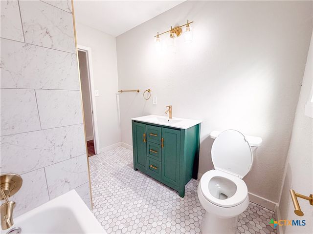 310 N 6th Street, Nolanville, TX 76559