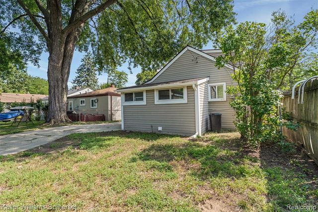 3191 Harris Street, Ferndale, MI 48220