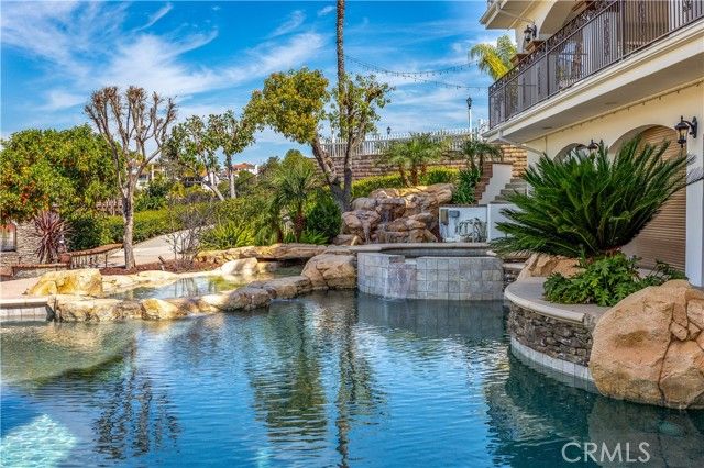 22250 Village Way, Canyon Lake, CA 92587
