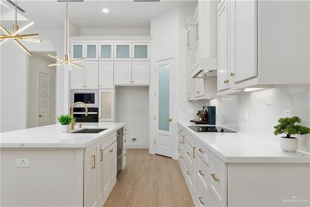 4716 S Waterford Avenue, Edinburg, TX 78539