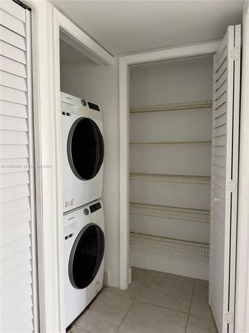 155 Lakeview Dr 101, Weston, FL 33326