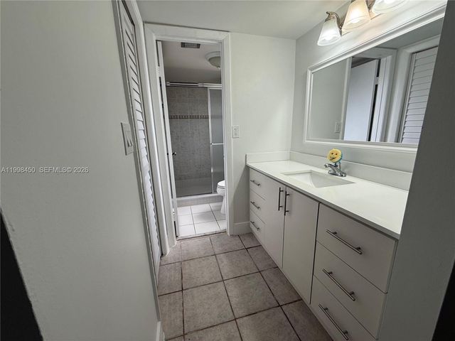 155 Lakeview Dr 101, Weston, FL 33326