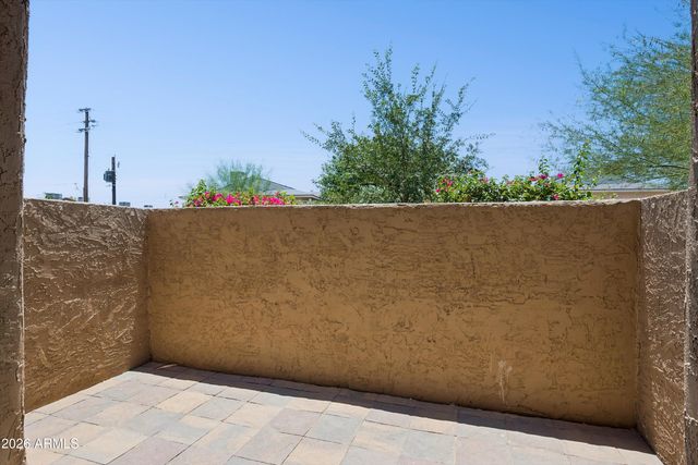 5877 N GRANITE REEF Road 1124, Scottsdale, AZ 85250