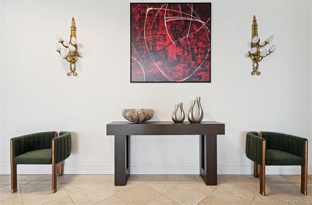 7 Cross Road, Remsenburg, NY 11960