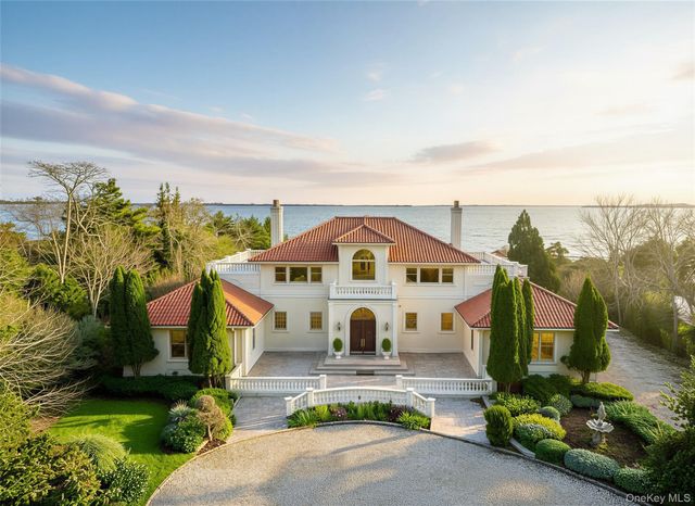 7 Cross Road, Remsenburg, NY 11960