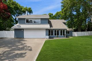 19 Nixon Street, Farmingville, NY 11738