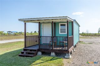 143 S Quailrun Avenue, Port Lavaca, TX 77979