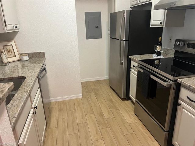 23500 Walden Center DR 206, Estero, FL 34134