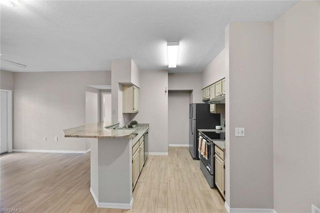 23500 Walden Center DR 206, Estero, FL 34134