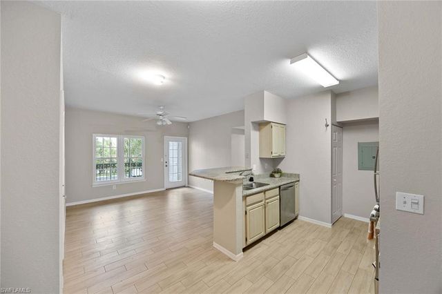 23500 Walden Center DR 206, Estero, FL 34134