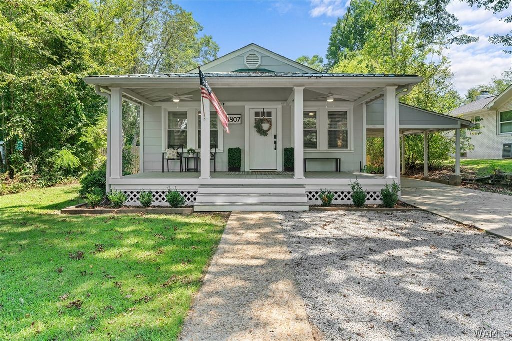 1807 17th E, Tuscaloosa, AL 35404