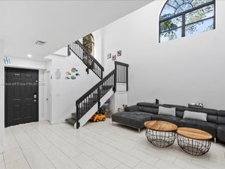 3400 Emerald Oaks Dr 801, Hollywood, FL 33021