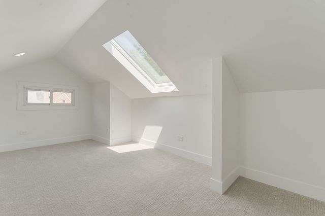 5853 W Newport Avenue, Chicago, IL 60634