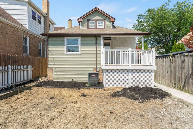 5853 W Newport Avenue, Chicago, IL 60634