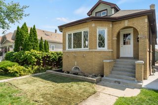 5853 W Newport Avenue, Chicago, IL 60634