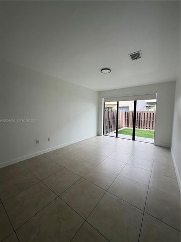 10461 NW 61st Street, Doral, FL 33178