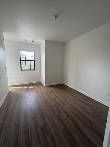 10461 NW 61st Street, Doral, FL 33178